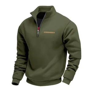 Schweres olivgrünes Herren-Sweatshirt mit halbem Reißverschluss, Stehkragen und Detail