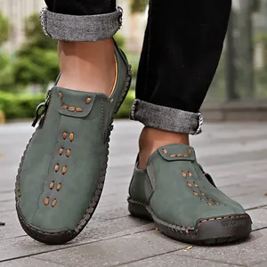 Mocasines casuales de cuero verde para hombre cosidos a mano con suela de goma suave