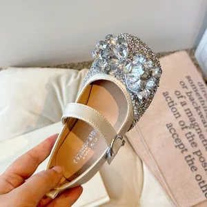 Chaussures de princesse élégantes pour filles avec fleur en strass et bride de fermeture