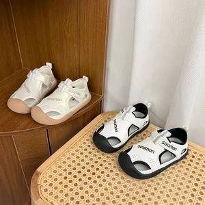Sandales de Sport Décontractées pour Enfants en Cuir Synthétique Semelle en Caoutchouc Protection Bout Fermé Chaussures de Plage
