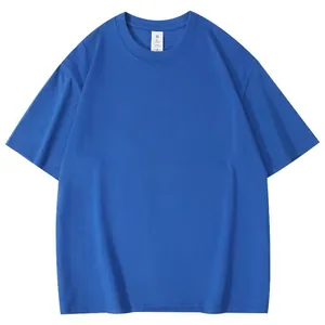 Vue de face d'un t-shirt bleu roi surdimensionné avec col rond et tissu doux de haute qualité
