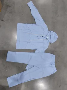 Nahaufnahme des hellblauen Herren-Leinen-Casual-Kapuzen-Langarm-Sets mit Hose