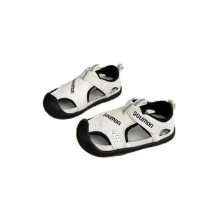Sandales de sport pour enfants blanches avec protection des orteils et semelles antidérapantes
