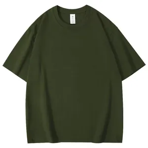 Klassiek olijfgroen heren-T-shirt met korte mouwen en een basis ronde halslijn