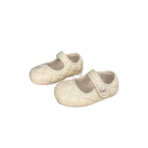 Quilted beige girls' princess shoes with pearl buckle and soft sole