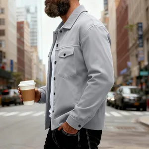 Veste homme grise coupe ajustée avec col à revers et poches poitrine style urbain