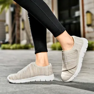 Scarpe casual in mesh traspirante e leggero con cinturino in velcro regolabile donna