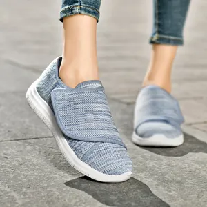 Scarpe da ginnastica in mesh traspirante da donna con chiusura in velcro casual