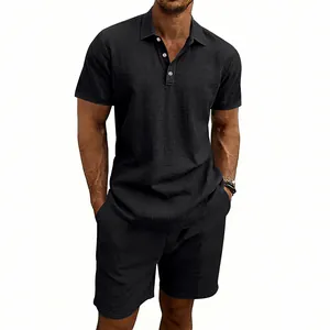 Comodo set di polo e pantaloncini in lino nero da uomo per le vacanze estive e relax
