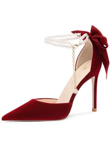 Escarpins élégants en velours rouge avec bride perle et un grand nœud au talon