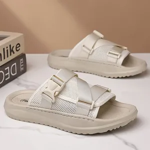 Comodi sandali sportivi da uomo beige con mesh traspirante e fibbie regolabili
