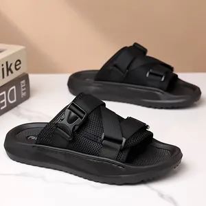 Comodi sandali casual neri da uomo con mesh traspirante e cinturini con fibbia