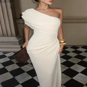 Damen Französischer Stil Asymmetrischer Ausschnitt Gerafft Maxikleid Elegant Schlanke Passform Einfarbig Ärmellos Abendparty Kleid Polyester