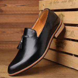 Men British Casual Pointed Toe Loafers Slip-on Tassel PU Leather Formal Business Wedding Dress Shoes Flat Loafers For Men
