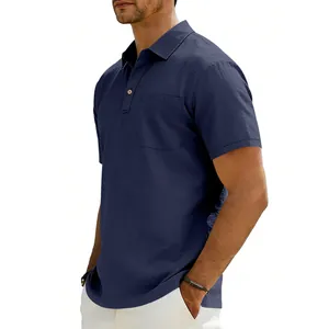 Λεπτομερής προβολή ανδρικού navy blue λινό μπλουζάκι polo με τσέπη και χαλαρή εφαρμογή.