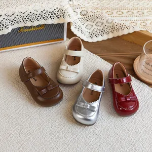 Chaussures Mary Jane rétro pour filles avec détail de nœud en diverses couleurs