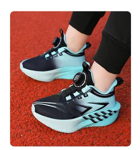 Atmungsaktive Jungen-Sportschuhe mit blauem Farbverlauf und praktischem Drehverschluss