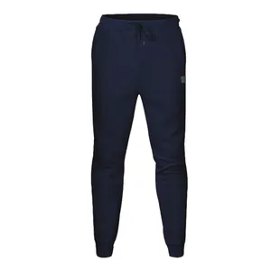 Primer plano de joggers azul marino para hombre con un diseño único de patrón acolchado