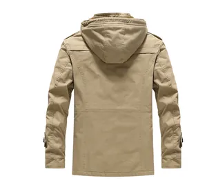 Vue arrière détaillée d'une veste coupe-vent à capuche pour homme doublée polaire