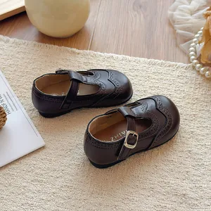 Girls' British style brown leather Mary Jane shoes with brogue detailing