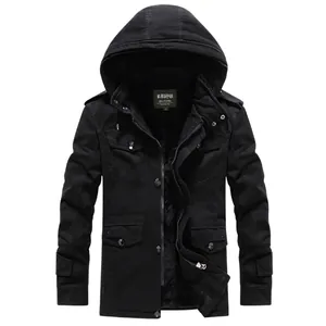 Veste à capuche noire ajustée pour homme, doublée de polaire épaisse, mi-longue.