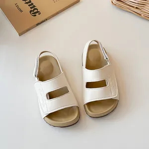 Sandali da spiaggia traspiranti per bambini color crema con cinturini regolabili comodi