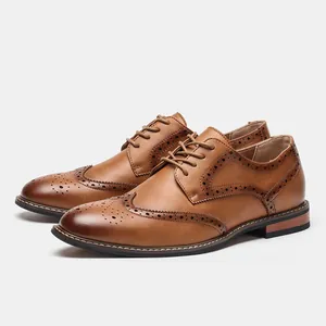 Chaussures richelieu classiques marron pour hommes avec perforations décoratives