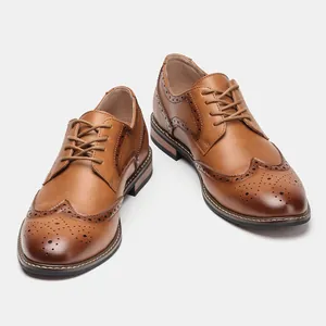 Chaussures richelieu classiques marron pour hommes avec perforations et lacets élégants