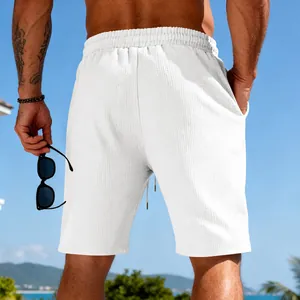 Vue arrière du short en maille gaufrée blanche pour homme avec taille élastique et texture