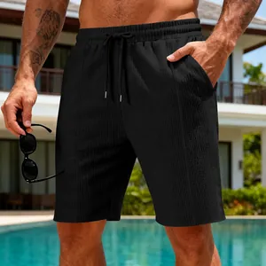 Vue détaillée du short en maille gaufrée noire pour homme avec taille élastique