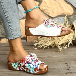 Böhmische Vintage-Keilsandalen mit Blumenstickerei und bequemer Plateausohle für den Sommer