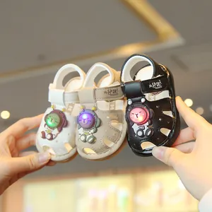 LED Light Up Squeaky Toddler Sandals Soft Sole Cartoon Astronaut Bear Infant Walking Shoes Breathable Summer Footwear