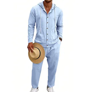 Set casual da uomo in lino azzurro con giacca con cappuccio e pantaloni lunghi abbinati