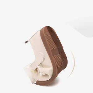 Zapatos de princesa blancos y flexibles para niñas con suela blanda y lazo de perlas