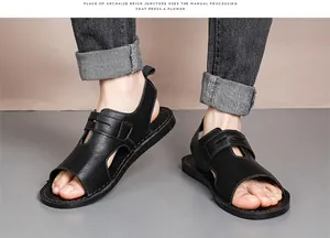 Sandali da uomo in pelle nera con design casual a punta aperta e suola morbida