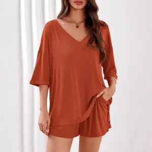 Set casual due pezzi estivo con top a maniche medie e scollo a V in terracotta
