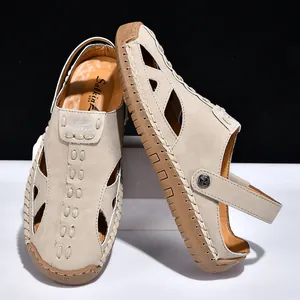 Atmungsaktive Herren-Sommersandalen mit verstellbarem Fersenriemen für draußen in Beige
