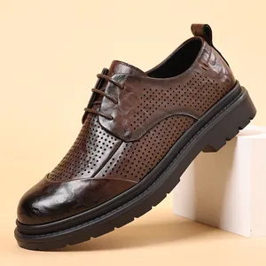Chaussures en Cuir Formelles pour Hommes Style Vintage Britannique Respirantes Ajourées Business Mariage À Lacets Semelle Antidérapante Oxfords
