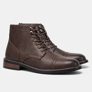 Stivali da lavoro da uomo in ecopelle marrone di alta qualità con design retrò classico.