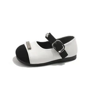 Klassische Mary Jane Schuhe für Mädchen in Schwarz-Weiß mit Schnalle und weicher Sohle