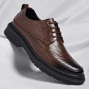 Braune Brogue-Derby-Schuhe für Herren mit atmungsaktivem Design und dicker Sohle