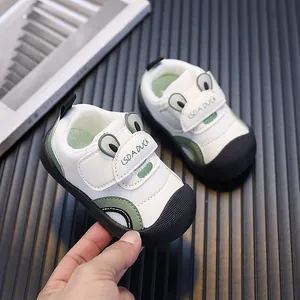 Breathable mesh toddler sports shoes with cute frog eyes and soft sole for kids