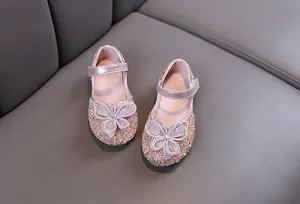 Chaussures de princesse rose pailleté pour filles avec détails papillon en strass