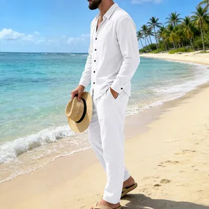 Conjunto de camisa blanca de manga larga y pantalón recto para vacaciones en la playa