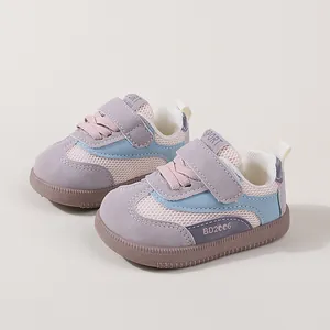 Atmungsaktive Kinder-Mesh-Sneaker mit Klettverschluss und rutschfester weicher Sohle in Pastell