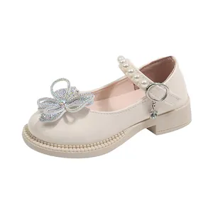 Zapatos de princesa color crema para niñas con mariposa de diamantes y perlas