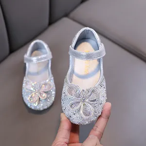 Chaussures Mary Jane princesse argentées pour filles avec détails en strass papillon