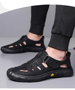 Detailansicht der atmungsaktiven Herren-Outdoorsandalen mit geschlossener Zehenpartie