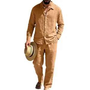 Conjunto casual de hombre estilo lino con camisa de manga larga y pantalón recto en caqui