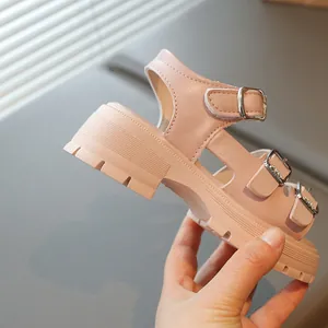Sandales romaines à plateforme roses pour femmes avec boucles en métal et semelle épaisse